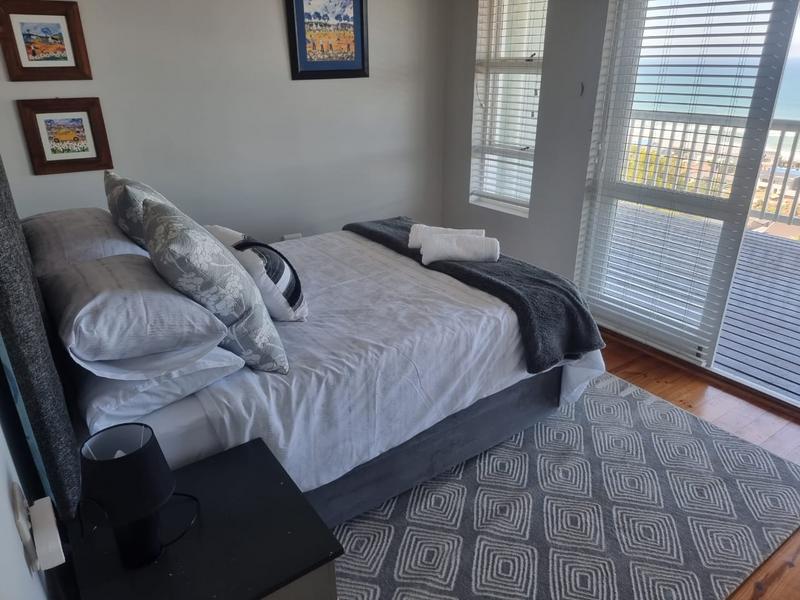 To Let 6 Bedroom Property for Rent in Outeniqua Strand Western Cape